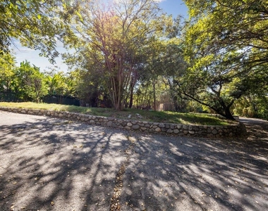 10630 Hillhaven Avenue - Photo Thumbnail 20