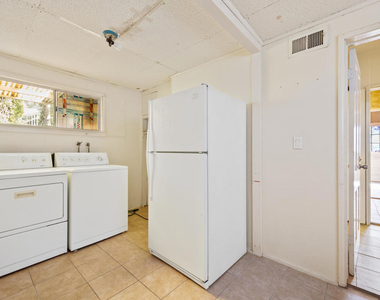10630 Hillhaven Avenue - Photo Thumbnail 12