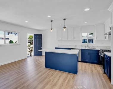 8561 Lamar - Photo Thumbnail 2