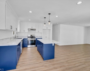 8561 Lamar - Photo Thumbnail 3