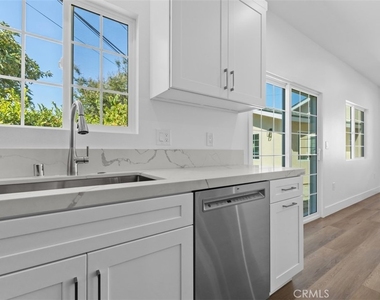 5224 Auburn Cir - Photo Thumbnail 9