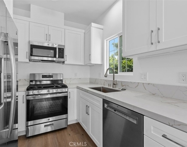 5224 Auburn Cir - Photo Thumbnail 6