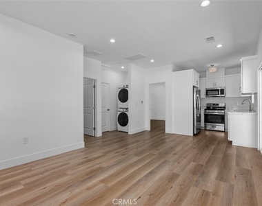 5224 Auburn Cir - Photo Thumbnail 2
