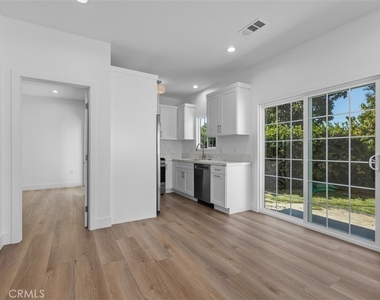 5224 Auburn Cir - Photo Thumbnail 4