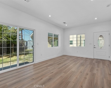 5224 Auburn Cir - Photo Thumbnail 5