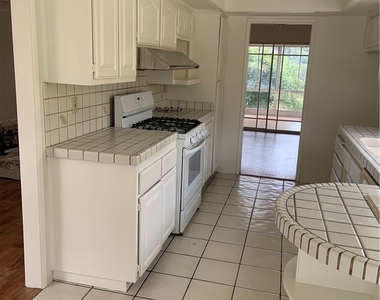 615 Avenida Vaquero - Photo Thumbnail 7