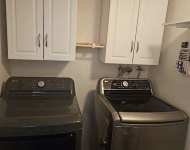701 Baltic Circle - Photo Thumbnail 12