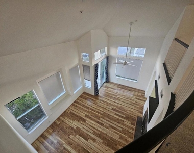 701 Baltic Circle - Photo Thumbnail 4