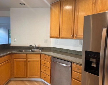 610 Arcadia Terrace - Photo Thumbnail 8