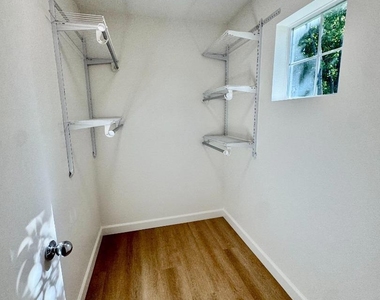 610 Arcadia Terrace - Photo Thumbnail 11