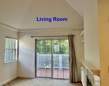 610 Arcadia Terrace - Photo Thumbnail 2