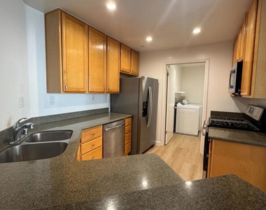 610 Arcadia Terrace - Photo Thumbnail 6