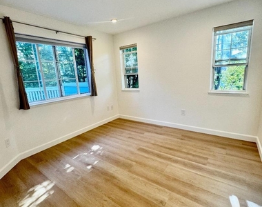610 Arcadia Terrace - Photo Thumbnail 14