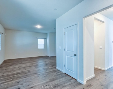 693 Cadiz Avenue - Photo Thumbnail 14