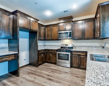 693 Cadiz Avenue - Photo Thumbnail 12