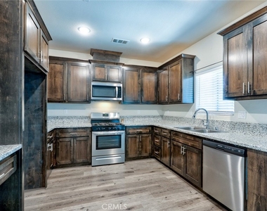 693 Cadiz Avenue - Photo Thumbnail 10