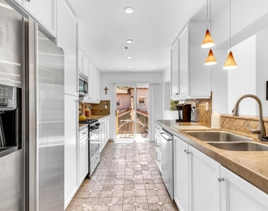 4 Veroli Court - Photo Thumbnail 6