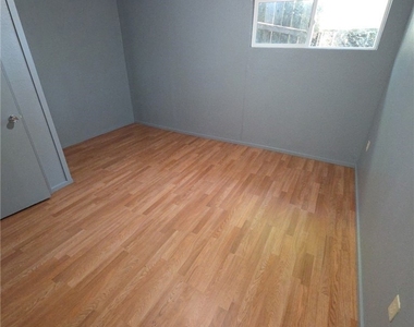 9198 Glenhaven Drive - Photo Thumbnail 6