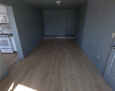 9198 Glenhaven Drive - Photo Thumbnail 7