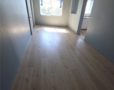 9198 Glenhaven Drive - Photo Thumbnail 5