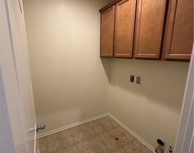 8027 City View - Photo Thumbnail 15