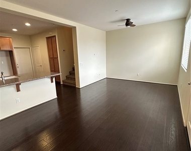8027 City View - Photo Thumbnail 4
