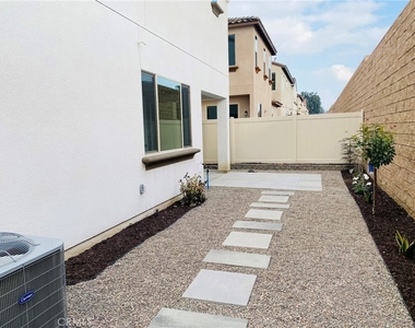 1449 E Laurelwood Drive - Photo Thumbnail 35