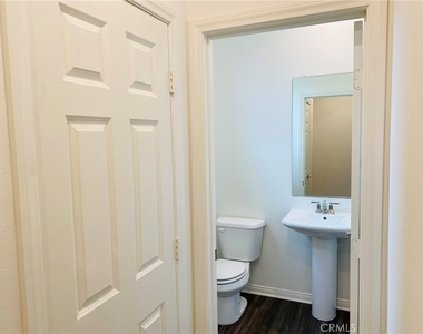 1449 E Laurelwood Drive - Photo Thumbnail 3