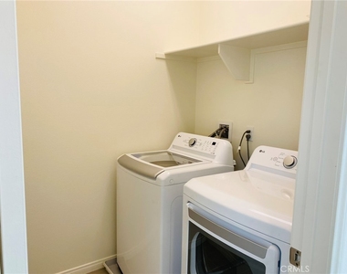 1449 E Laurelwood Drive - Photo Thumbnail 12