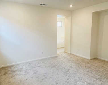 1449 E Laurelwood Drive - Photo Thumbnail 24