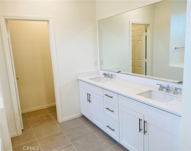 1449 E Laurelwood Drive - Photo Thumbnail 27