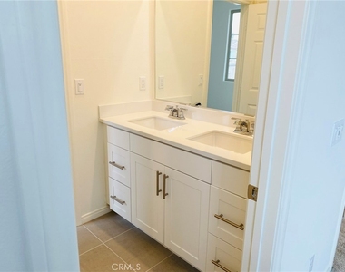 1449 E Laurelwood Drive - Photo Thumbnail 18