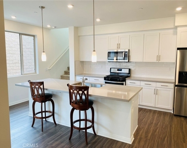 1449 E Laurelwood Drive - Photo Thumbnail 6