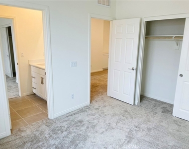 1449 E Laurelwood Drive - Photo Thumbnail 16