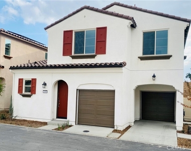 1449 E Laurelwood Drive - Photo Thumbnail 1