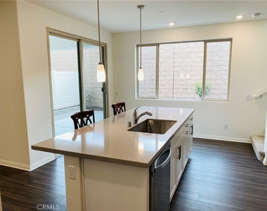 1449 E Laurelwood Drive - Photo Thumbnail 10
