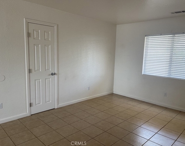 16784 Sultana Street - Photo Thumbnail 3
