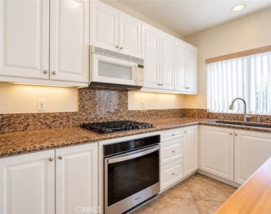 6884 E Horizon Drive - Photo Thumbnail 8