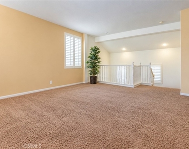 6884 E Horizon Drive - Photo Thumbnail 3