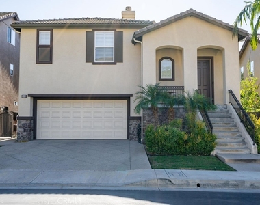 6884 E Horizon Drive - Photo Thumbnail 2