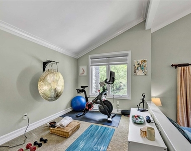3323 E Ridgeway - Photo Thumbnail 17