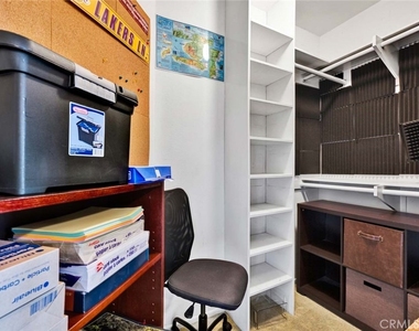 3323 E Ridgeway - Photo Thumbnail 18