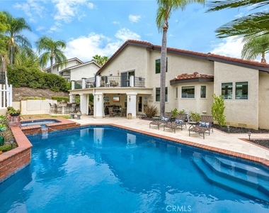 3323 E Ridgeway - Photo Thumbnail 3