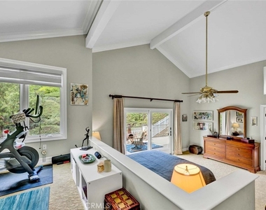 3323 E Ridgeway - Photo Thumbnail 8