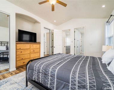 1031 W Fairway Boulevard - Photo Thumbnail 22