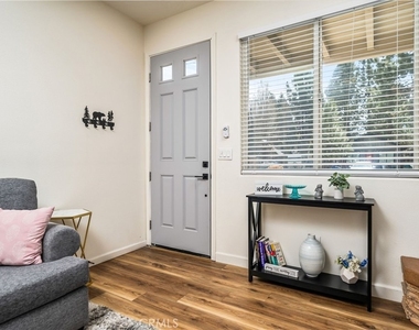 1031 W Fairway Boulevard - Photo Thumbnail 5