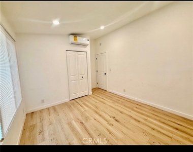 657 E King - Photo Thumbnail 5