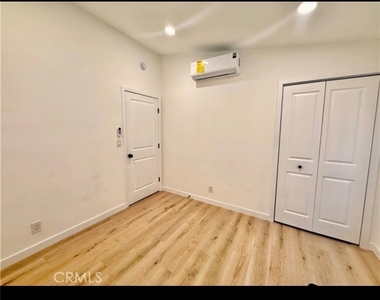657 E King - Photo Thumbnail 8