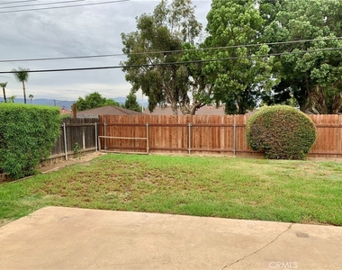 917 Cypress - Photo Thumbnail 11