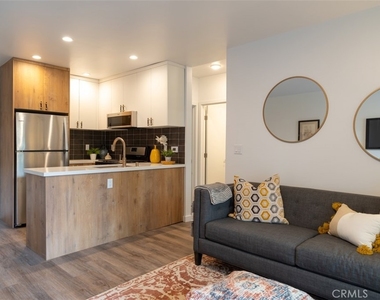 3303 Primera Avenue - Photo Thumbnail 2